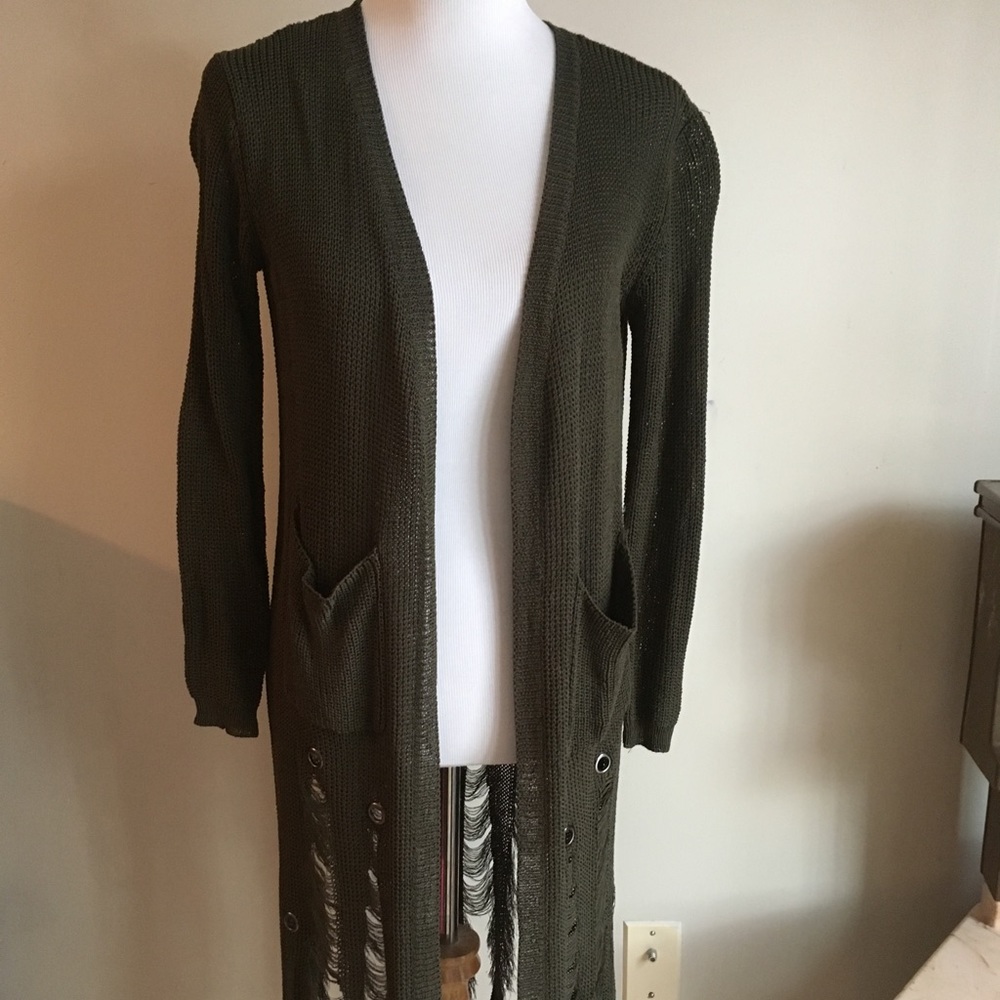 Love Sen-Distressed Cardi Size M